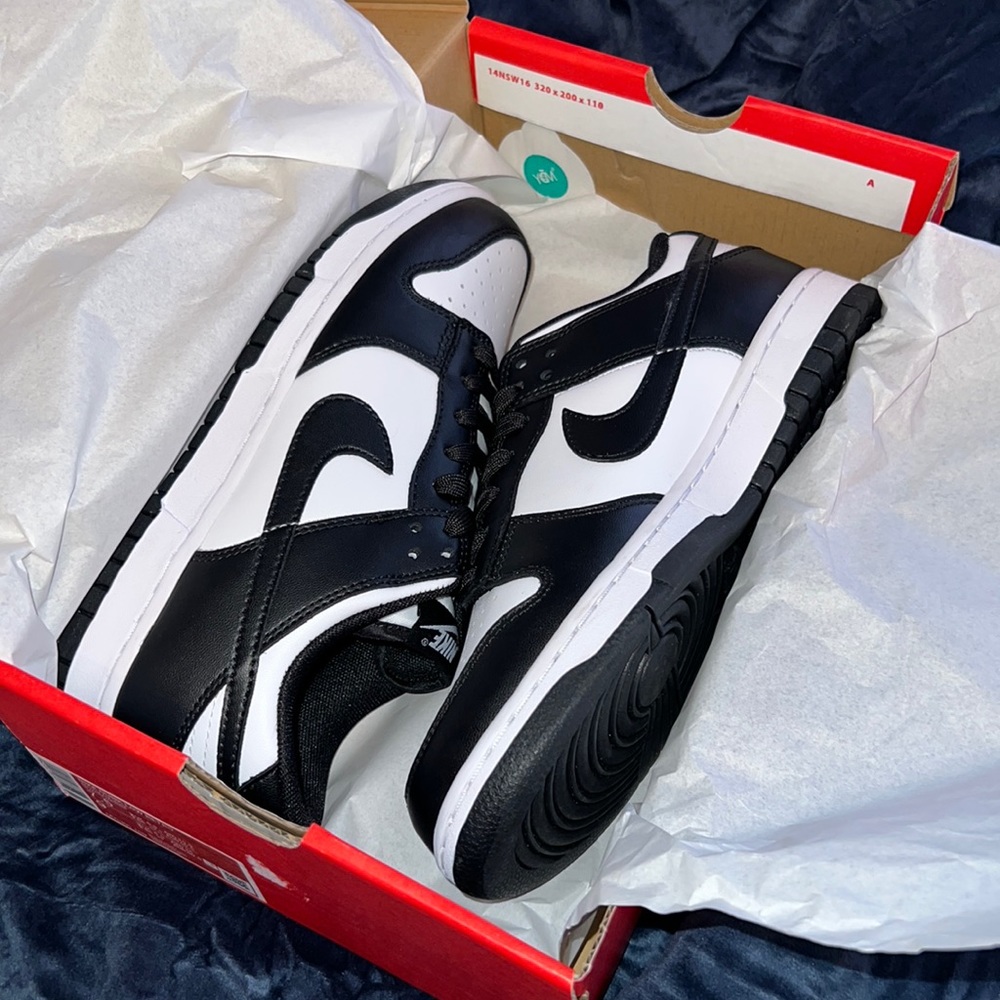 Women’s Panda Dunks